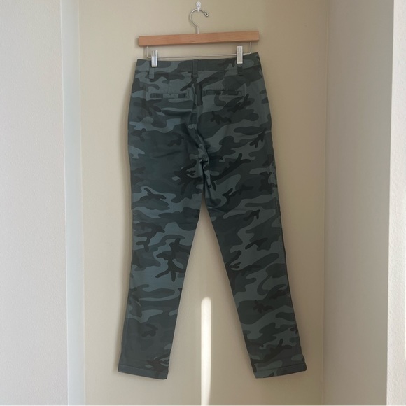 Gap Girlfriend Chino Green Camo Pants Size 0 - Picture 3 of 9
